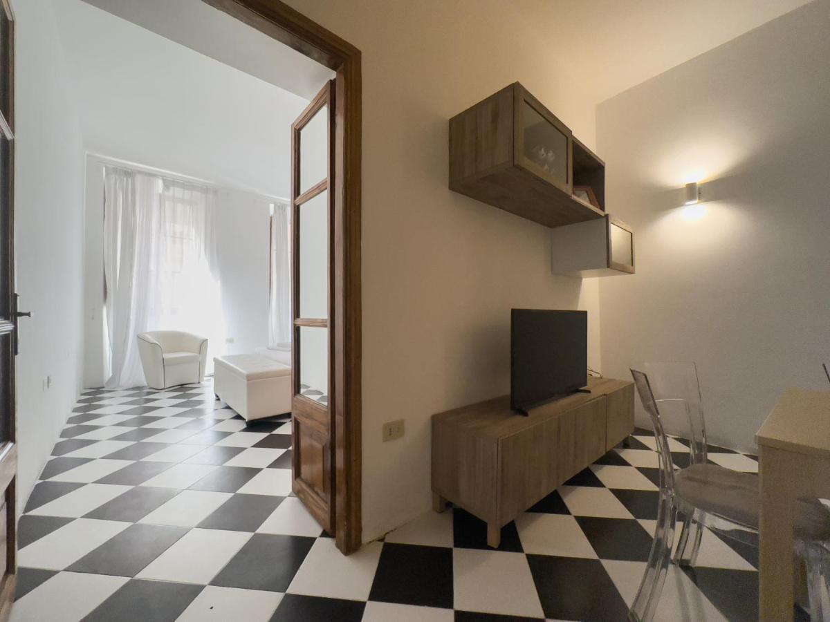 Domus Sant'Elena 2 Apartment Roma Exterior foto