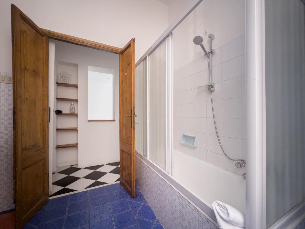 Domus Sant'Elena 2 Apartment Roma Exterior foto